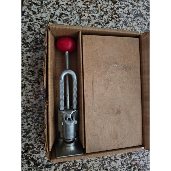 Vintage Dazey Crackit Nutcracker Set - Picture 3 of 8